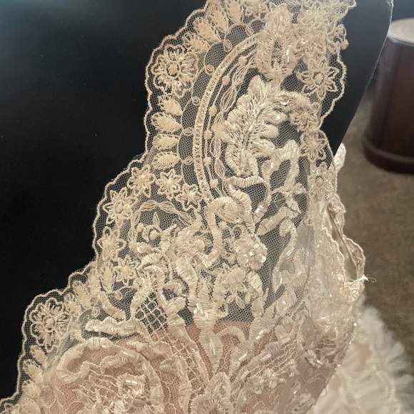 Wedding dress size 14 - Picture 4 of 10